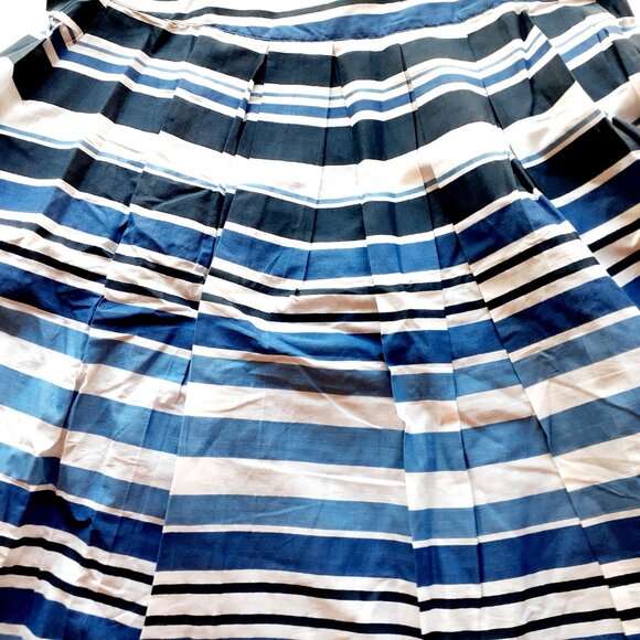 St. John's Bay Womens Skirt Navy Blue Midi Stripe A-line Size 6 New - Picture 3 of 9